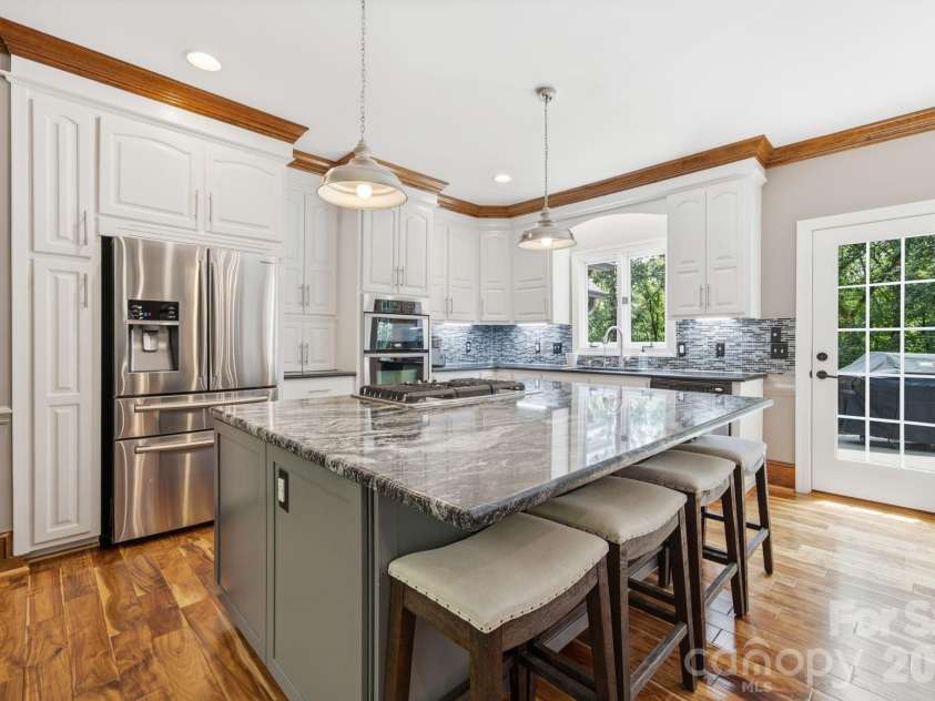 15026 Crooked Branch Lane, Charlotte, NC 28278.  MLS# CAR4397725, YatesRealty ID 36279. 