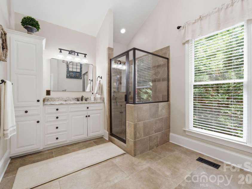 15026 Crooked Branch Lane, Charlotte, NC 28278.  MLS# CAR4397725, YatesRealty ID 36279. 