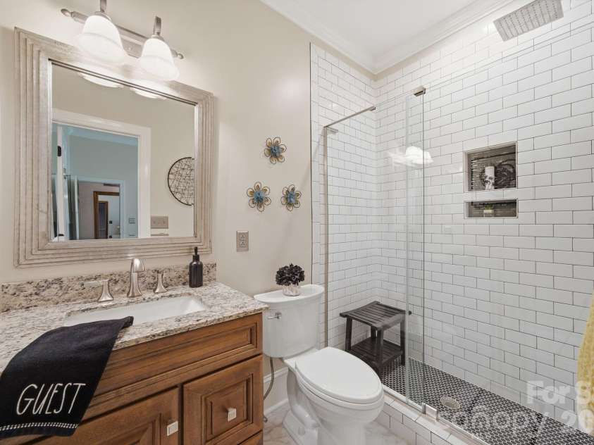 15026 Crooked Branch Lane, Charlotte, NC 28278.  MLS# CAR4397725, YatesRealty ID 36279. 