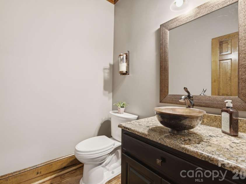 15026 Crooked Branch Lane, Charlotte, NC 28278.  MLS# CAR4397725, YatesRealty ID 36279. 