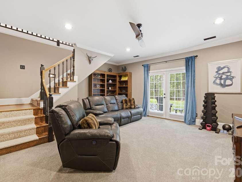 15026 Crooked Branch Lane, Charlotte, NC 28278.  MLS# CAR4397725, YatesRealty ID 36279. 