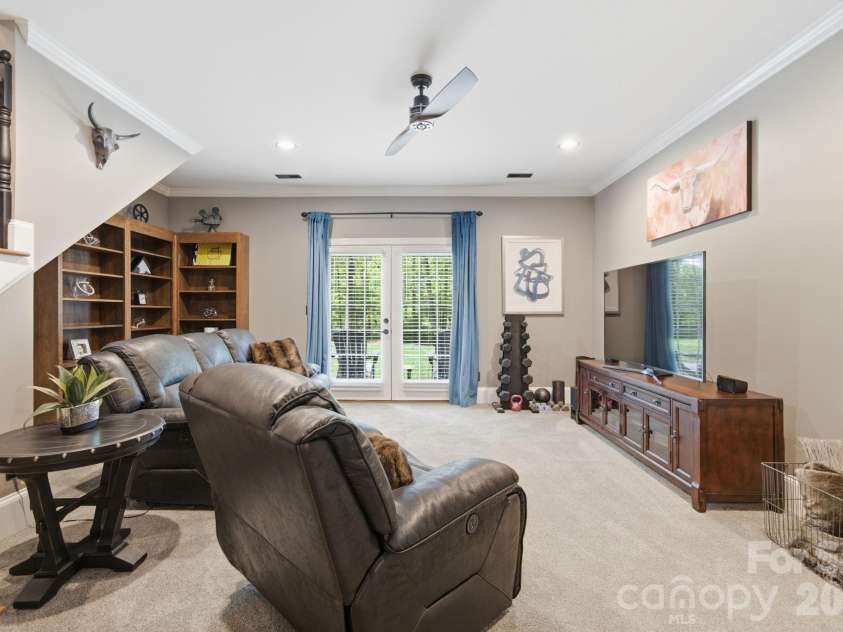 15026 Crooked Branch Lane, Charlotte, NC 28278.  MLS# CAR4397725, YatesRealty ID 36279. 