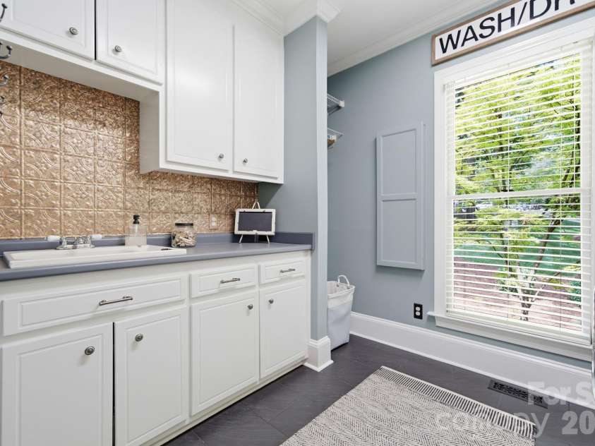 15026 Crooked Branch Lane, Charlotte, NC 28278.  MLS# CAR4397725, YatesRealty ID 36279. 