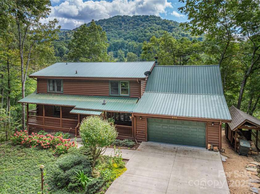 235 Timucua Trail, Waynesville, NC 28786.  MLS# CAR4301389, YatesRealty ID 3628. Welcome to 235 Timucua Trail!