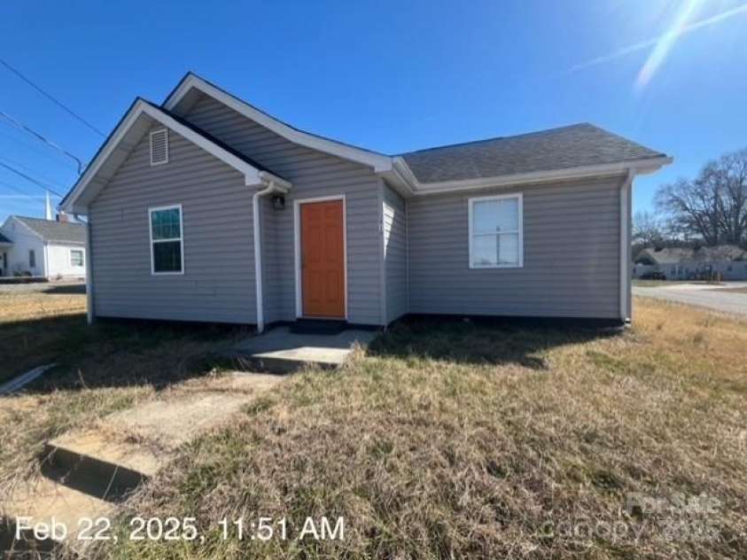 910 Linwood Road, Gastonia, NC 28052.  MLS# CAR4239143, YatesRealty ID 3628. 