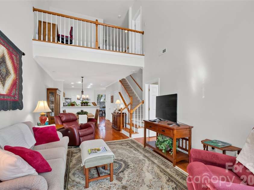 432 Park Square Place, Matthews, NC 28105.  MLS# CAR4400280, YatesRealty ID 36280. 