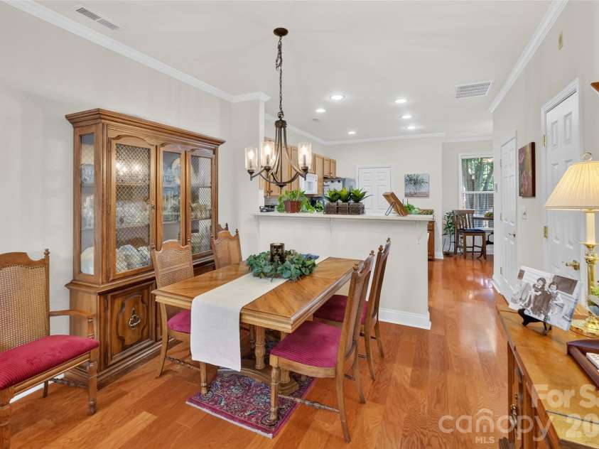 432 Park Square Place, Matthews, NC 28105.  MLS# CAR4400280, YatesRealty ID 36280. 