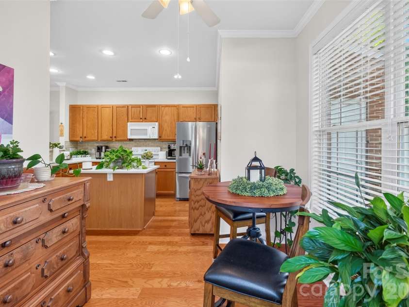 432 Park Square Place, Matthews, NC 28105.  MLS# CAR4400280, YatesRealty ID 36280. 