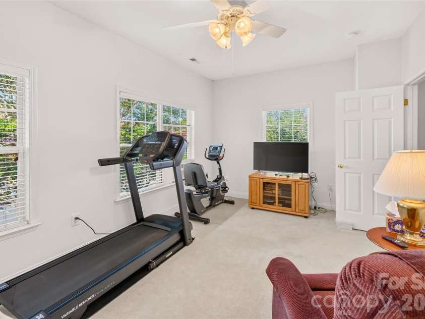 432 Park Square Place, Matthews, NC 28105.  MLS# CAR4400280, YatesRealty ID 36280. 