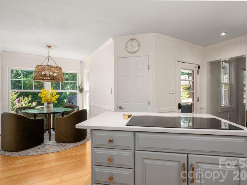 6236 River Cabin Lane, Charlotte, NC 28278.  MLS# CAR4395949, YatesRealty ID 36281. 