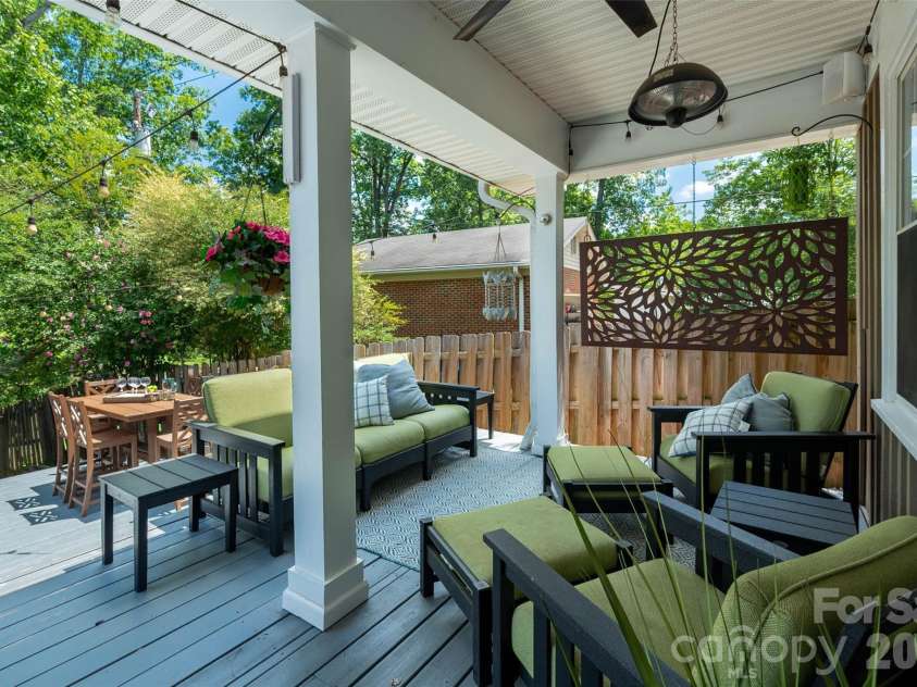 6236 River Cabin Lane, Charlotte, NC 28278.  MLS# CAR4395949, YatesRealty ID 36281. 