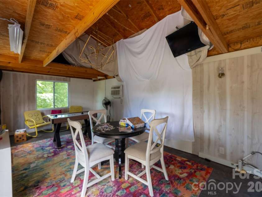 6236 River Cabin Lane, Charlotte, NC 28278.  MLS# CAR4395949, YatesRealty ID 36281. Currently setup as a playroom