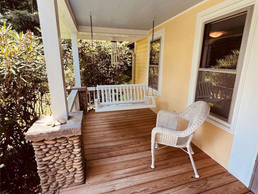 6835 NC 183 Highway, Newland, NC 28657.  MLS# CAR4402167, YatesRealty ID 36282. 
