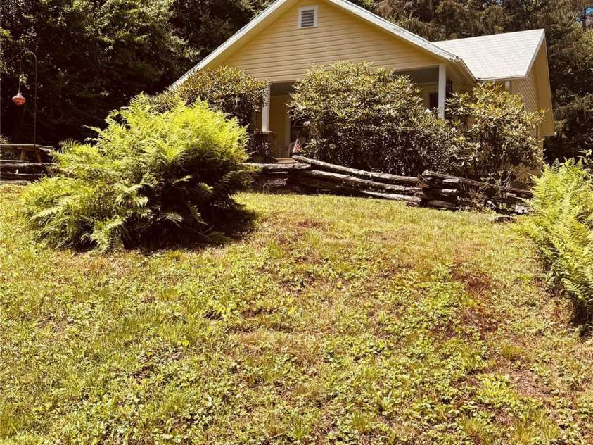 6835 NC 183 Highway, Newland, NC 28657.  MLS# CAR4402167, YatesRealty ID 36282. 
