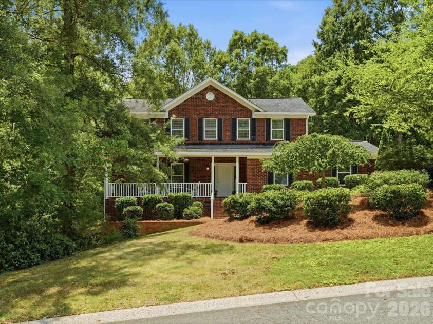 419 Whitefriars Lane, Matthews, NC 28105.  MLS# CAR4401669, YatesRealty ID 36283. 