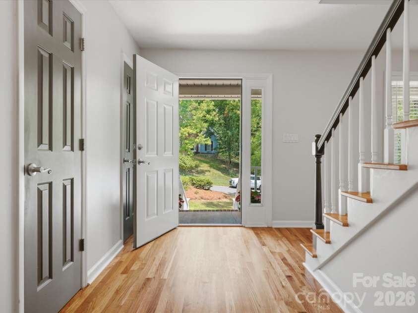 419 Whitefriars Lane, Matthews, NC 28105.  MLS# CAR4401669, YatesRealty ID 36283. 