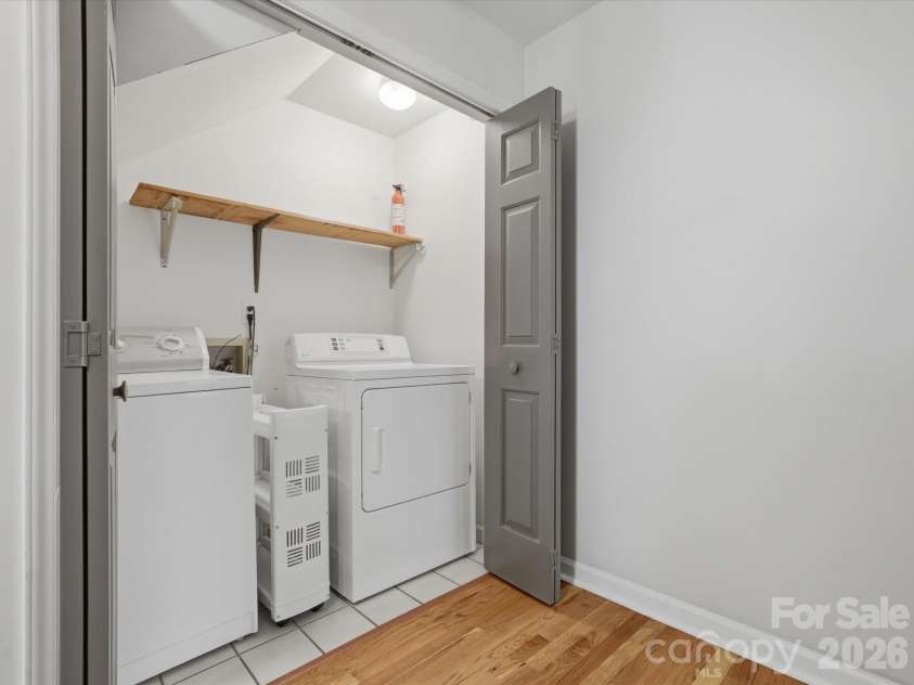 419 Whitefriars Lane, Matthews, NC 28105.  MLS# CAR4401669, YatesRealty ID 36283. 
