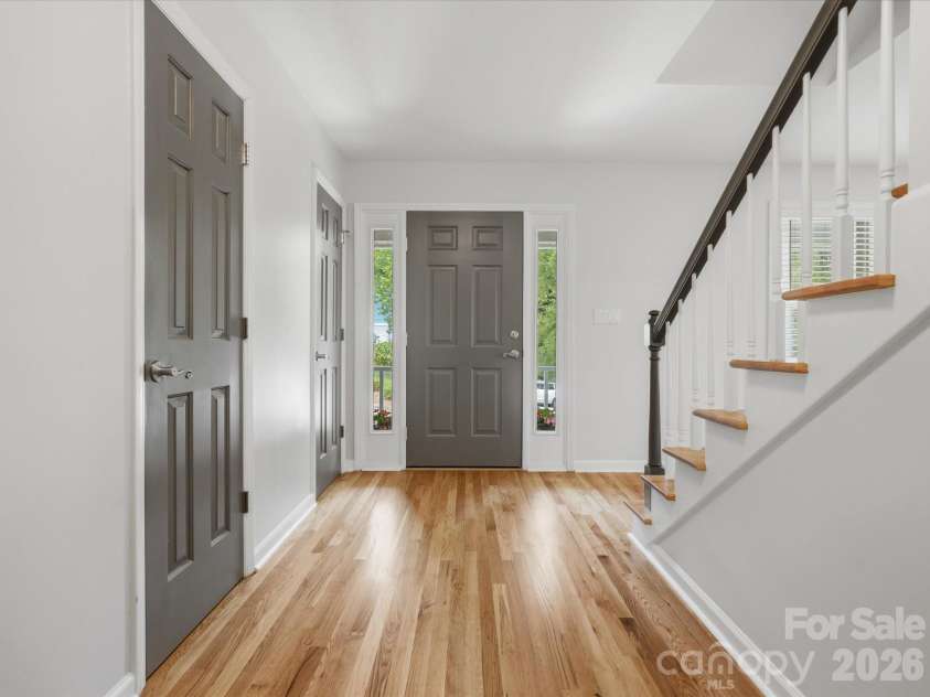 419 Whitefriars Lane, Matthews, NC 28105.  MLS# CAR4401669, YatesRealty ID 36283. 