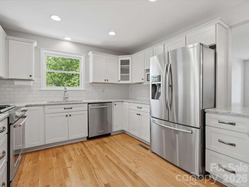 419 Whitefriars Lane, Matthews, NC 28105.  MLS# CAR4401669, YatesRealty ID 36283. 