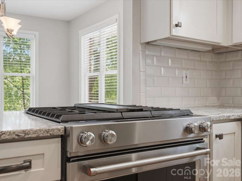 419 Whitefriars Lane, Matthews, NC 28105.  MLS# CAR4401669, YatesRealty ID 36283. 