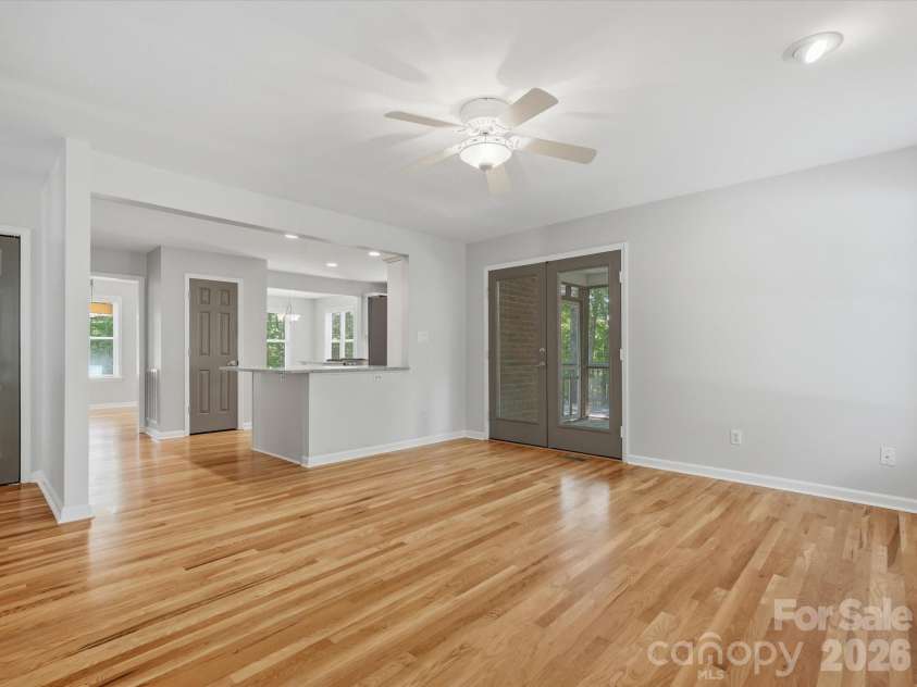419 Whitefriars Lane, Matthews, NC 28105.  MLS# CAR4401669, YatesRealty ID 36283. 