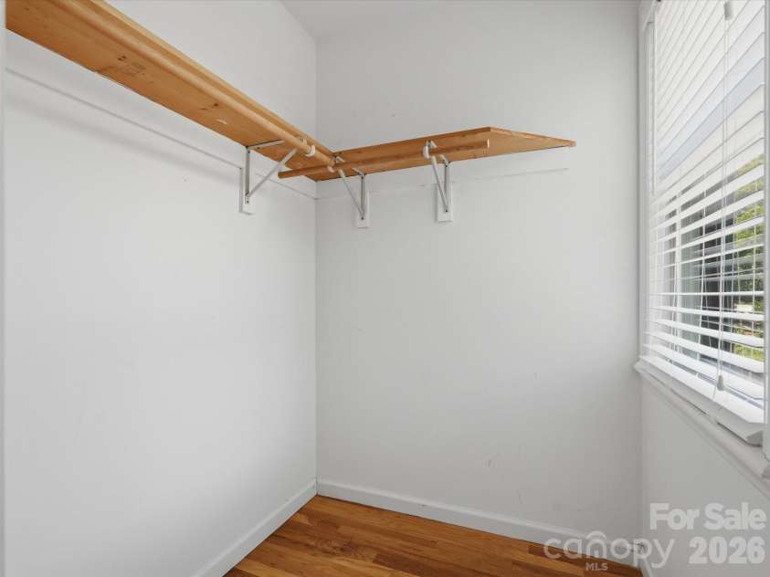 419 Whitefriars Lane, Matthews, NC 28105.  MLS# CAR4401669, YatesRealty ID 36283. 