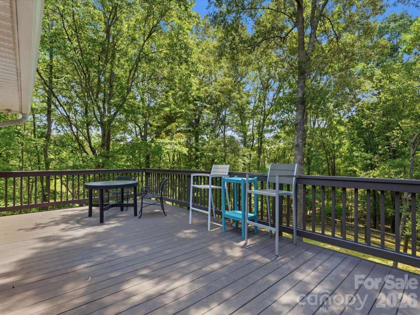 419 Whitefriars Lane, Matthews, NC 28105.  MLS# CAR4401669, YatesRealty ID 36283. 