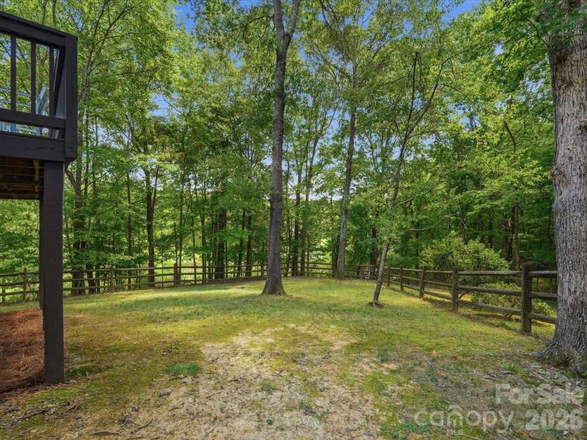 419 Whitefriars Lane, Matthews, NC 28105.  MLS# CAR4401669, YatesRealty ID 36283. 