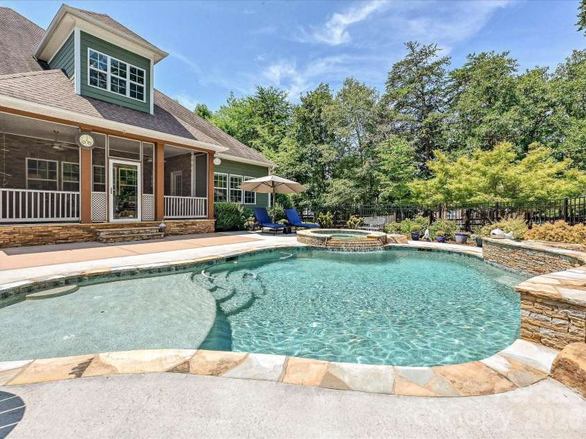 884 Kemp Road, Mooresville, NC 28117.  MLS# CAR4401995, YatesRealty ID 36284. 