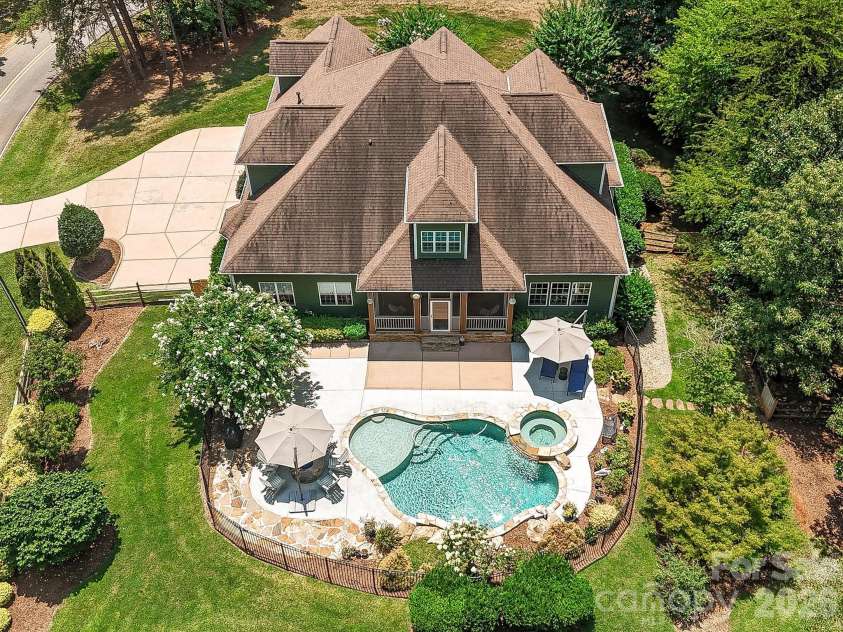 884 Kemp Road, Mooresville, NC 28117.  MLS# CAR4401995, YatesRealty ID 36284. 
