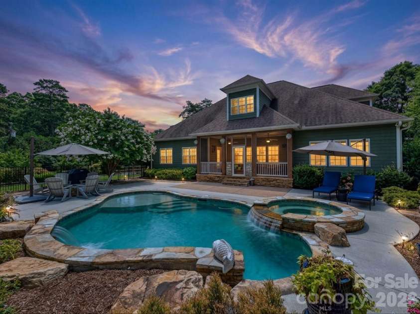 884 Kemp Road, Mooresville, NC 28117.  MLS# CAR4401995, YatesRealty ID 36284. 