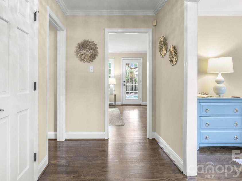 5305 Newgate Court, Charlotte, NC 28226.  MLS# CAR4402453, YatesRealty ID 36285. 