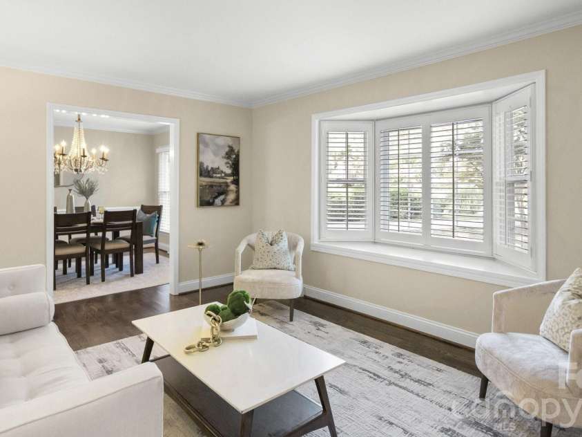 5305 Newgate Court, Charlotte, NC 28226.  MLS# CAR4402453, YatesRealty ID 36285. 