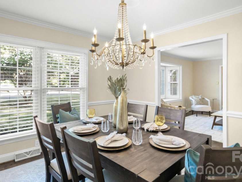 5305 Newgate Court, Charlotte, NC 28226.  MLS# CAR4402453, YatesRealty ID 36285. 