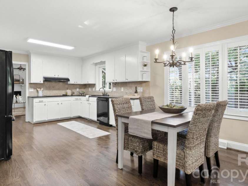 5305 Newgate Court, Charlotte, NC 28226.  MLS# CAR4402453, YatesRealty ID 36285. 