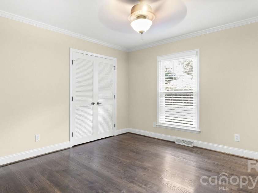 5305 Newgate Court, Charlotte, NC 28226.  MLS# CAR4402453, YatesRealty ID 36285. 