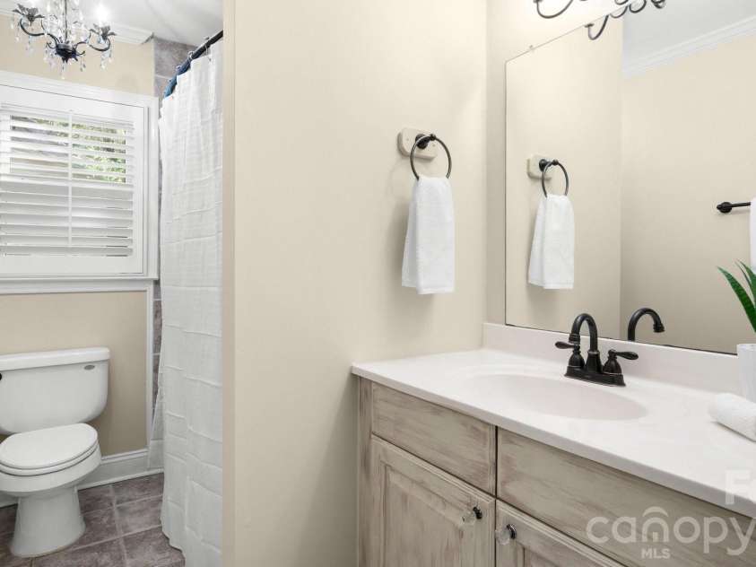 5305 Newgate Court, Charlotte, NC 28226.  MLS# CAR4402453, YatesRealty ID 36285. 