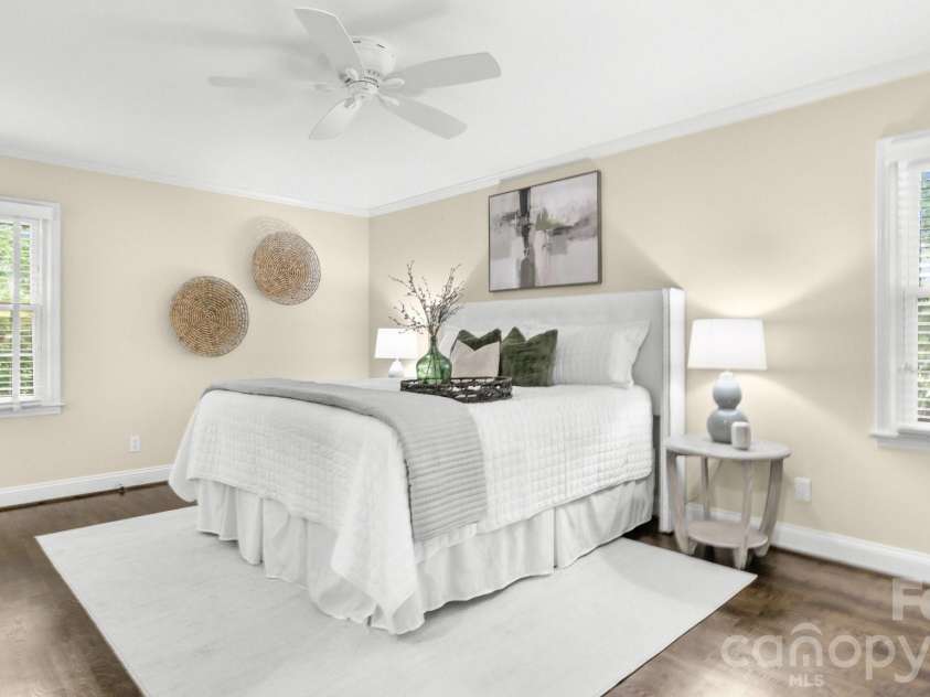 5305 Newgate Court, Charlotte, NC 28226.  MLS# CAR4402453, YatesRealty ID 36285. 