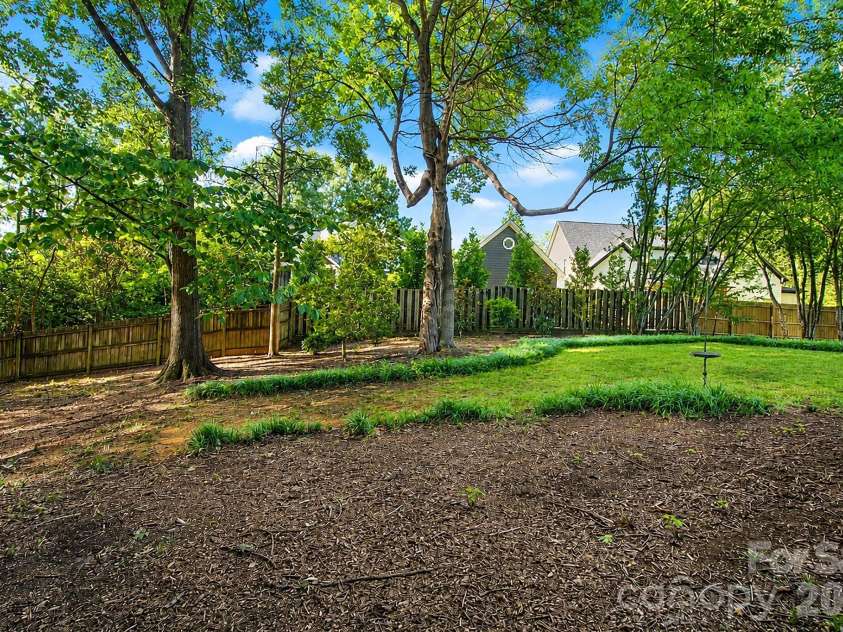 5305 Newgate Court, Charlotte, NC 28226.  MLS# CAR4402453, YatesRealty ID 36285. 