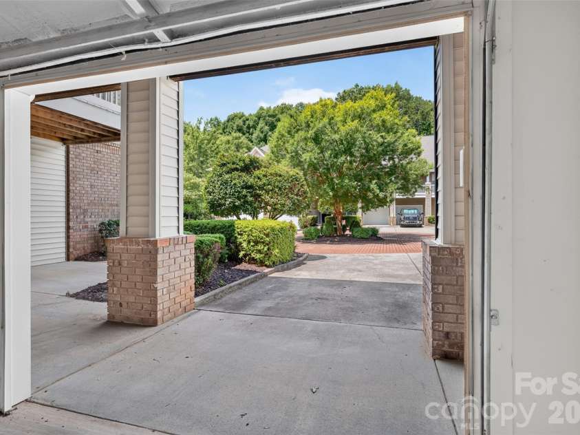 8955 Rosalyn Glen Road, Cornelius, NC 28031.  MLS# CAR4396668, YatesRealty ID 36286. Ample Driveway Space
