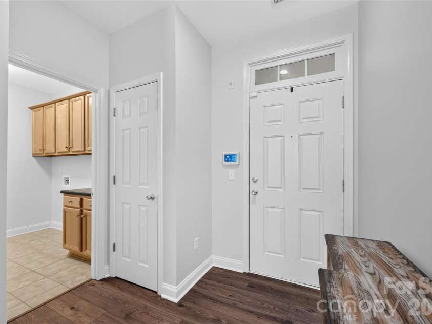 8955 Rosalyn Glen Road, Cornelius, NC 28031.  MLS# CAR4396668, YatesRealty ID 36286. Front Foyer