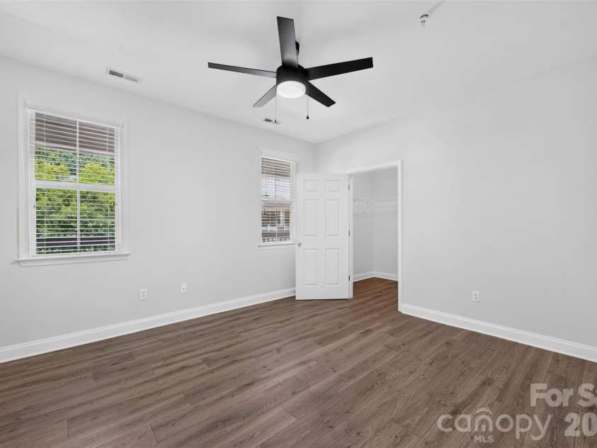 8955 Rosalyn Glen Road, Cornelius, NC 28031.  MLS# CAR4396668, YatesRealty ID 36286. Large 2nd Bedroom with Large walk in closet