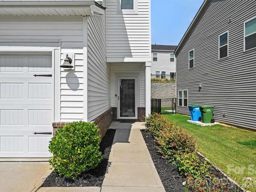 374 Hyssop Court, Fort Mill, SC 29715.  MLS# CAR4400834, YatesRealty ID 36287. 