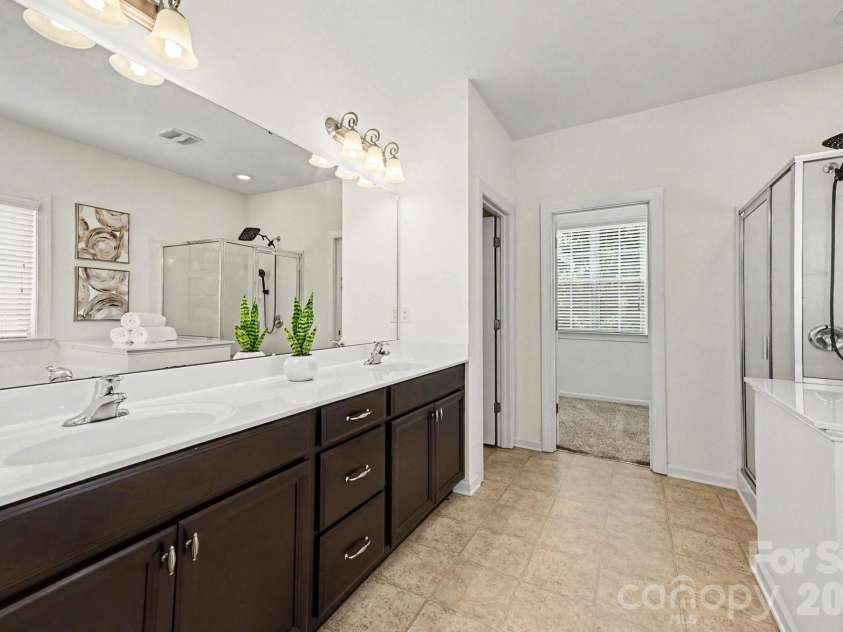 10202 Falling Leaf Drive, Concord, NC 28027.  MLS# CAR4396937, YatesRealty ID 36288. Bathroom 2: Upstairs -Primary