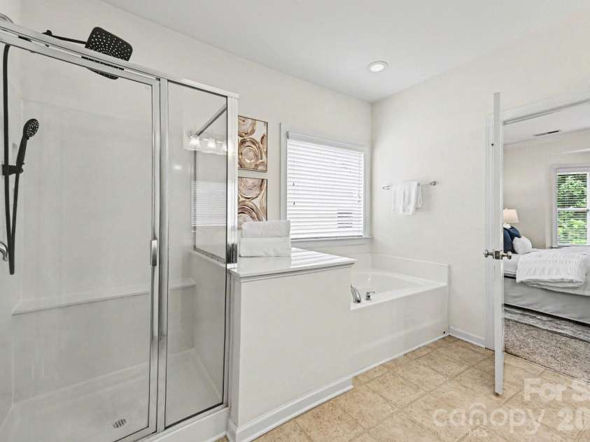 10202 Falling Leaf Drive, Concord, NC 28027.  MLS# CAR4396937, YatesRealty ID 36288. Bathroom 2: Upstairs -Primary