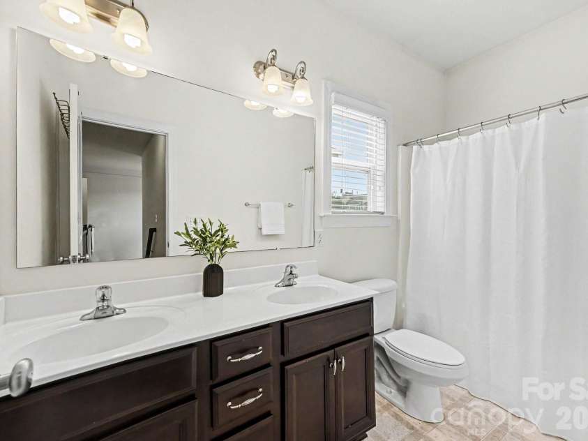 10202 Falling Leaf Drive, Concord, NC 28027.  MLS# CAR4396937, YatesRealty ID 36288. Bathroom 3:Upstairs