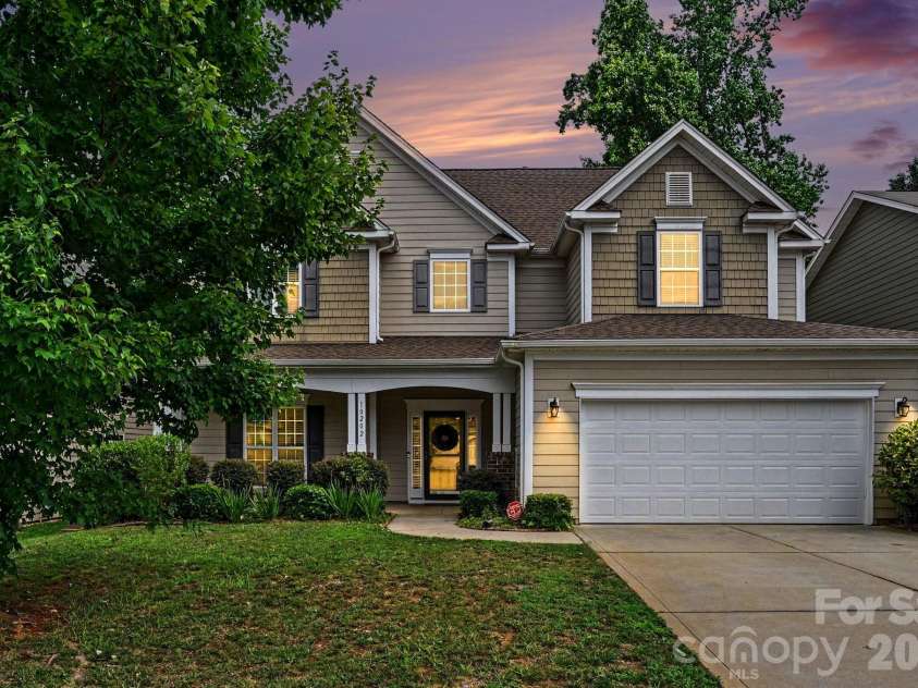 10202 Falling Leaf Drive, Concord, NC 28027.  MLS# CAR4396937, YatesRealty ID 36288. Welcome Home!