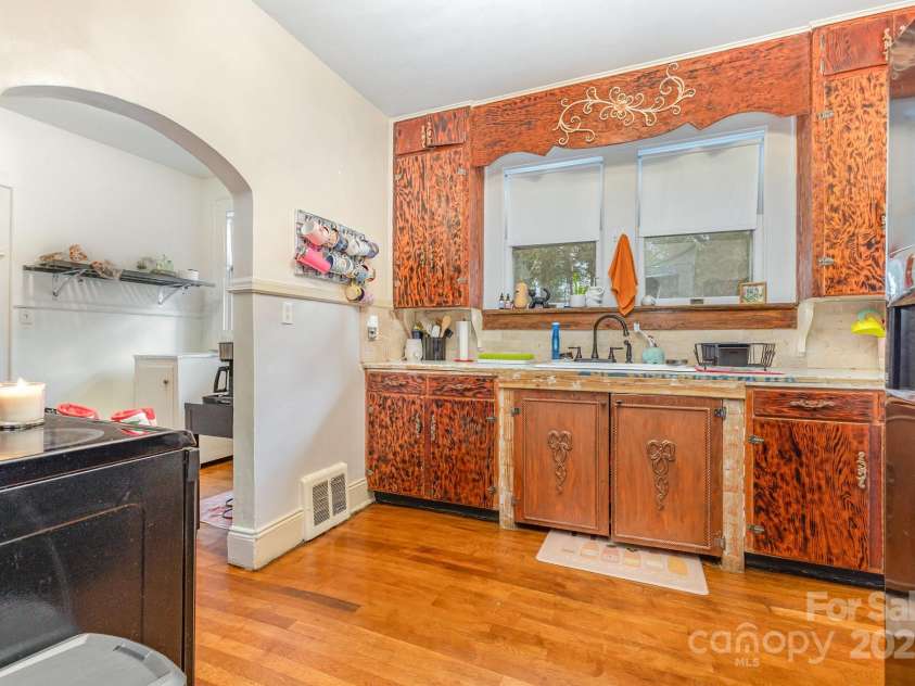 324 Beaumonde Avenue, Shelby, NC 28150.  MLS# CAR4310436, YatesRealty ID 3629. 