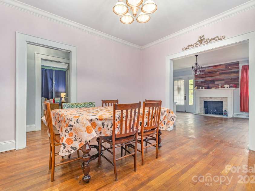 324 Beaumonde Avenue, Shelby, NC 28150.  MLS# CAR4310436, YatesRealty ID 3629. 