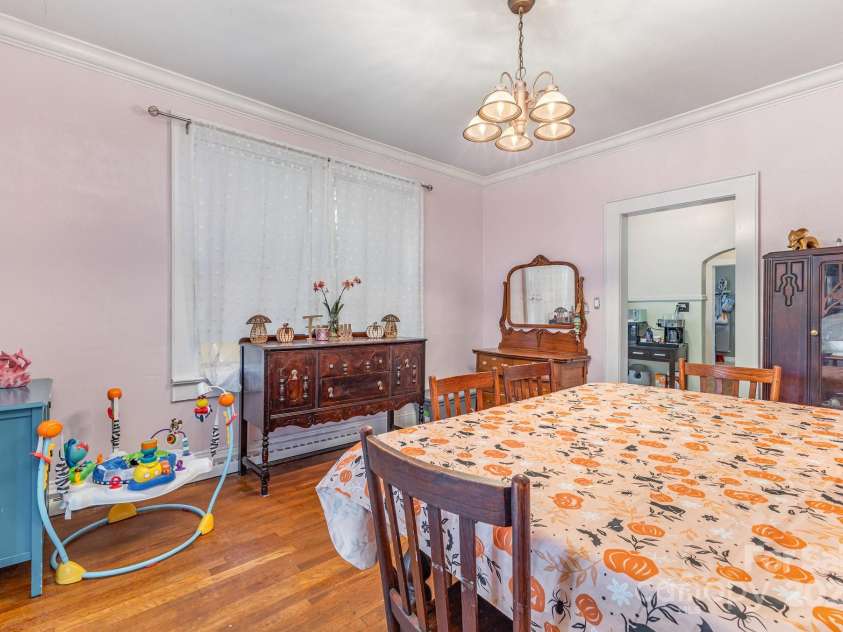 324 Beaumonde Avenue, Shelby, NC 28150.  MLS# CAR4310436, YatesRealty ID 3629. 